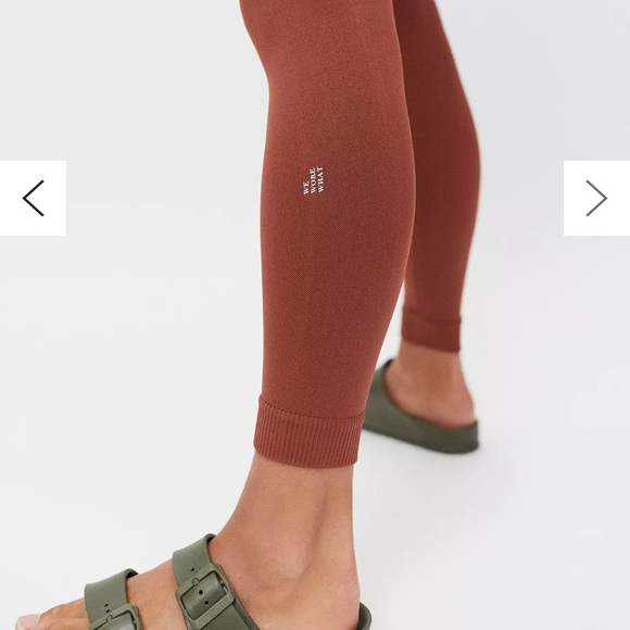 WeWoreWhat Seamless Legging - Picture 3 of 3